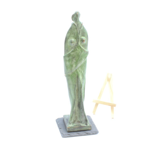 Fint klædt på. Skulptur udført af Erik Witcetz. H: 31 cm