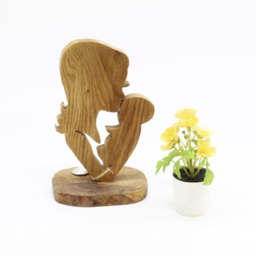 Min lille baby. Skulptur udført af Johnny Havtorn. B*H: 13*22 cm