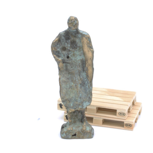 People I. Skulptur af Lis Kristensen. Værket er 7 * 20 * 3 cm