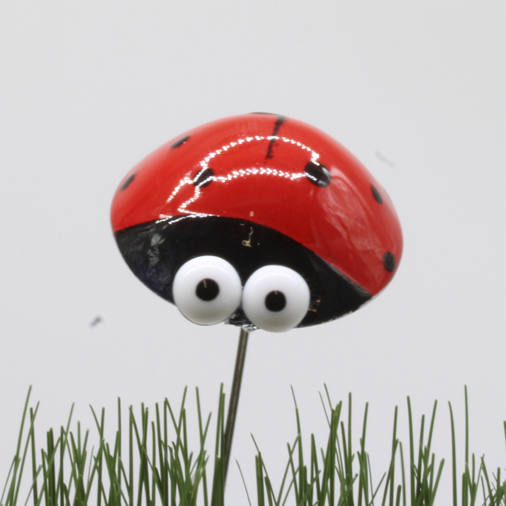 Mariehøne. Fremstillet af Grevelsgaard Glas (Diameter: ca. 7 cm)
