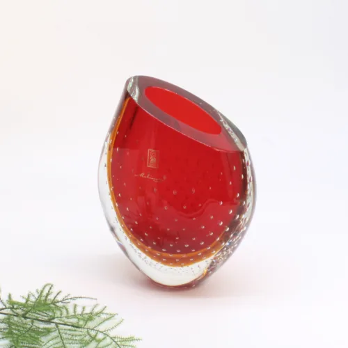 Glasskulptur "Rød buttet vase" af São Marcos Murano glas