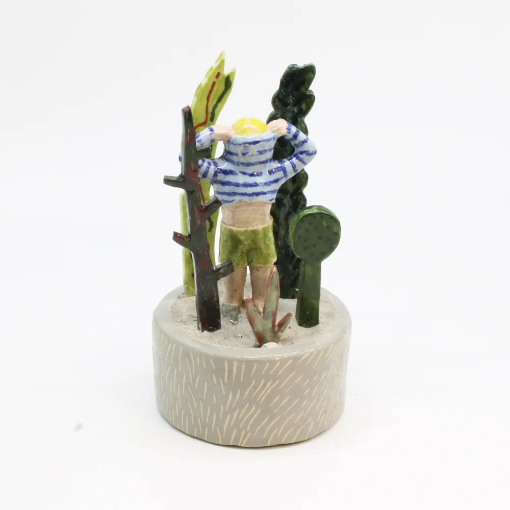 Keramik skulptur "Omskiftelig" af Susanne Ullidtz. H: 23 cm