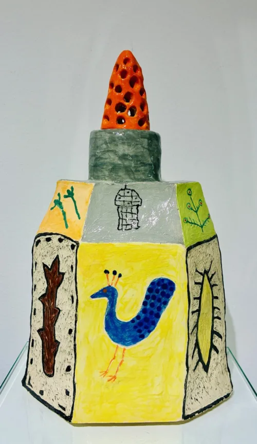 Keramik skulptur/flaske "Påfuglen" af Susanne Ullidtz